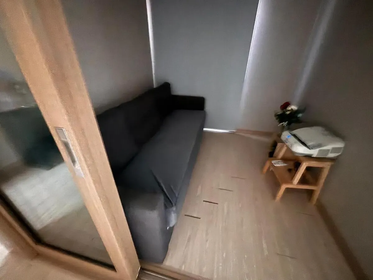 Apartment Breeze Blows House, Incheon