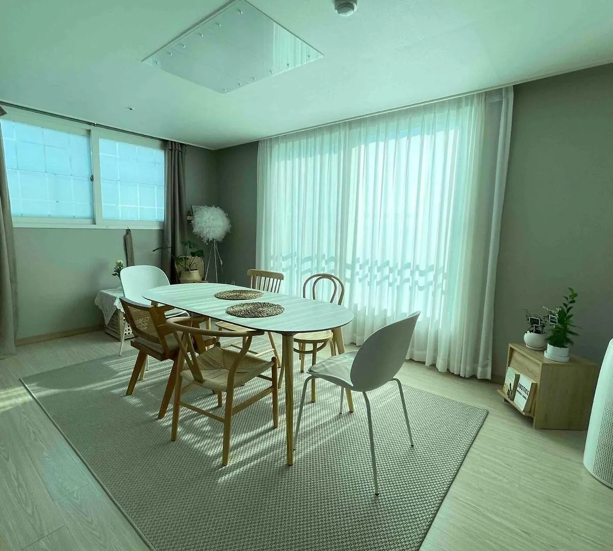 Breeze Blows House, Incheon Apartment