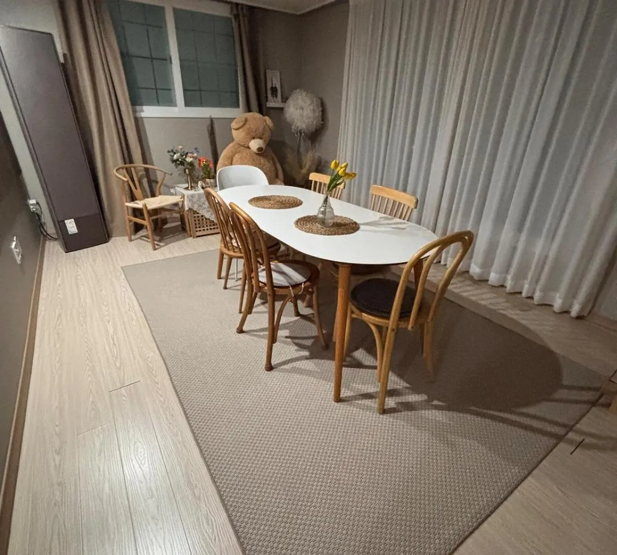 Apartment Breeze Blows House, Incheon South Korea